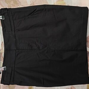 Banana Republic black straight cut mini skirt with pockets